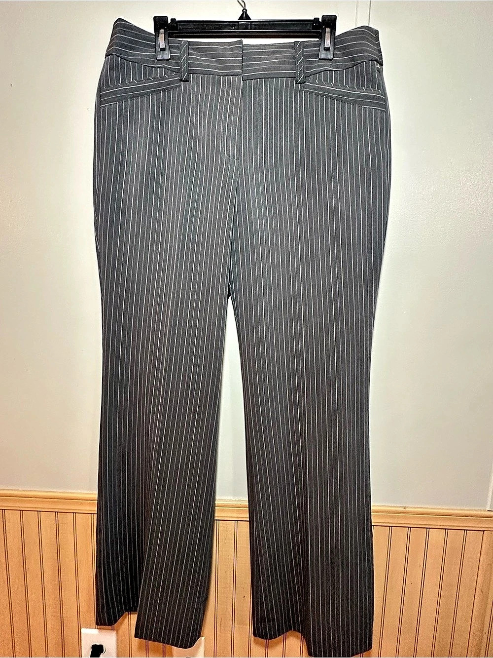 New Directions Women's Gray Pinstriped Wide Leg Pants NWOT Old Money Classic